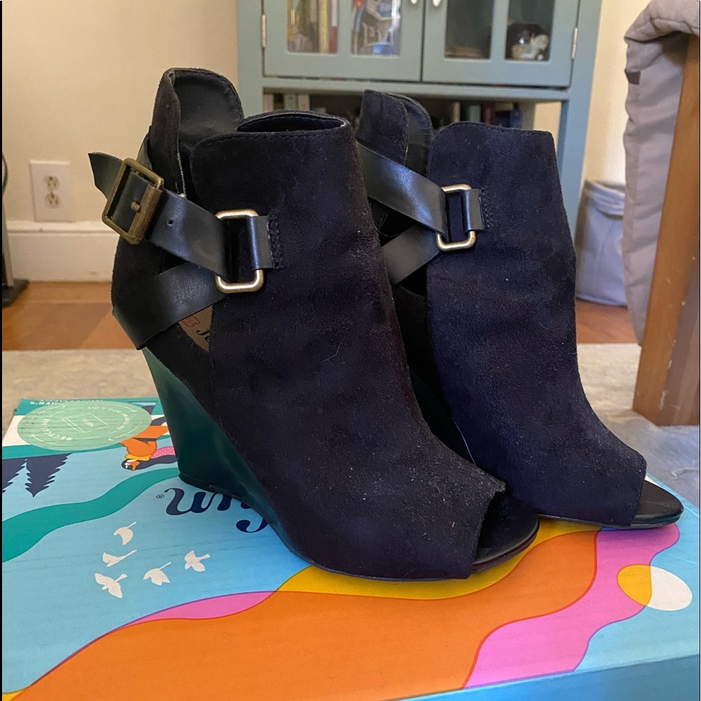Open toe wedges